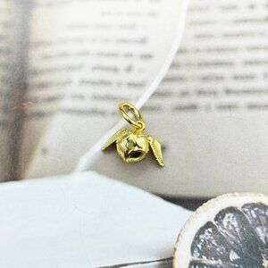Pandora Harry Potter series, golden snitch pendant